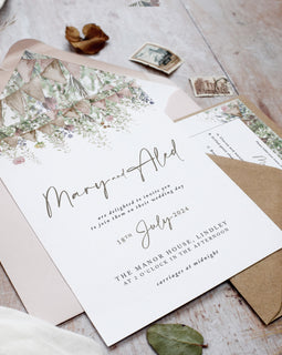 rustic weddng invites with bunting